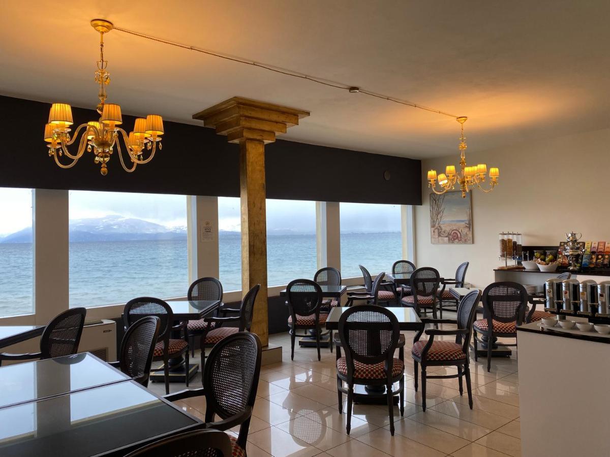 Hotel Estee 데센자노델가르다 외부 사진