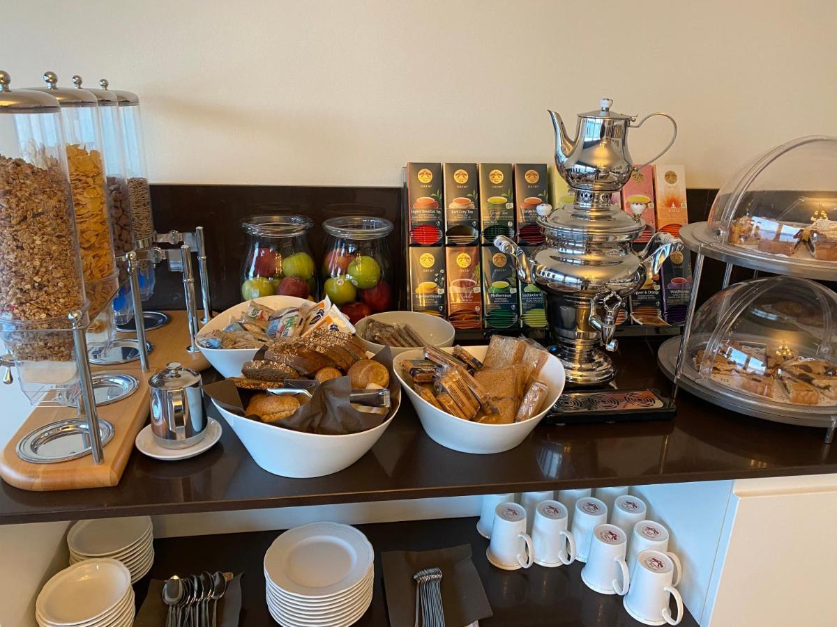Hotel Estee 데센자노델가르다 외부 사진