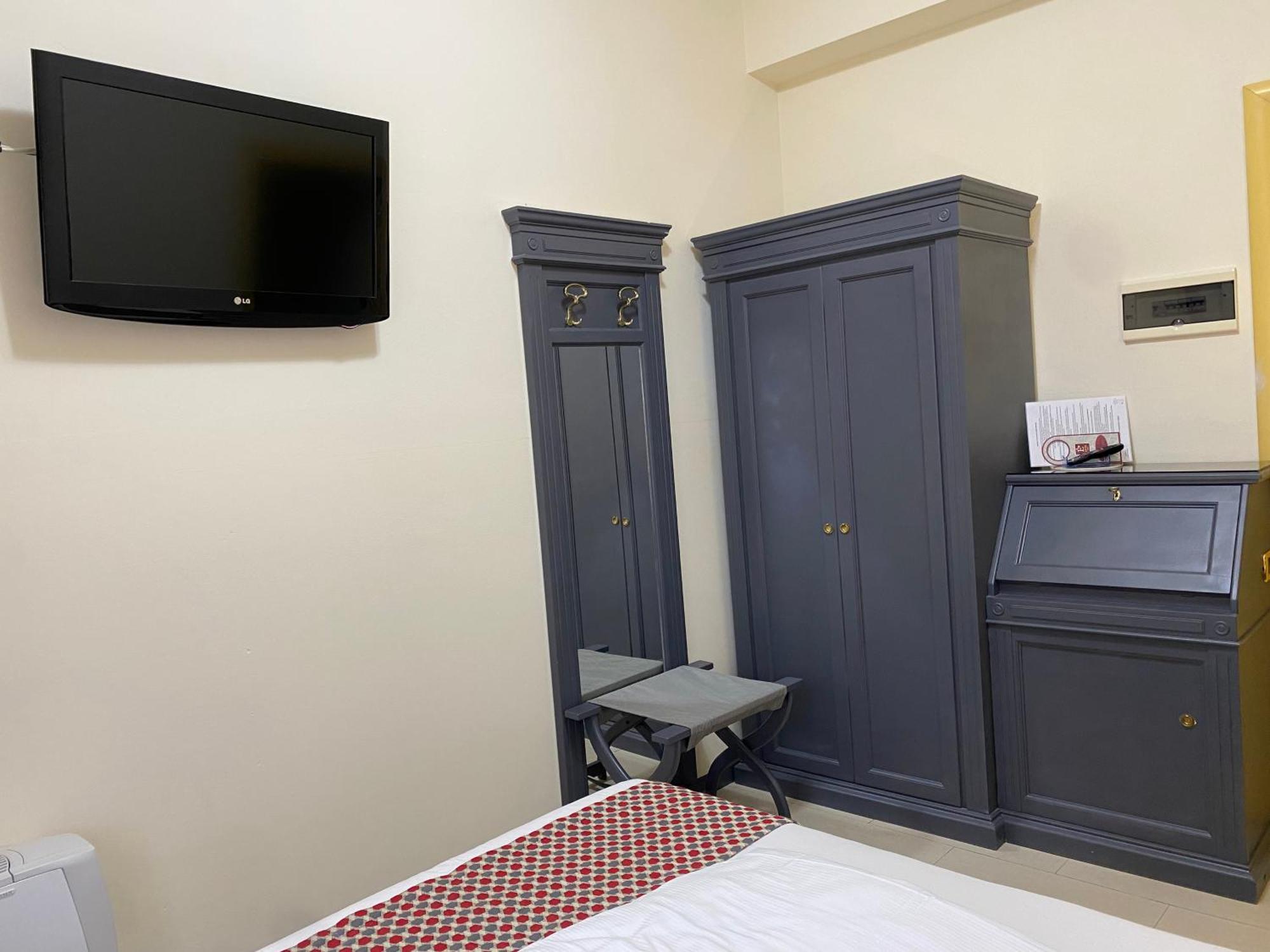 Hotel Estee 데센자노델가르다 외부 사진