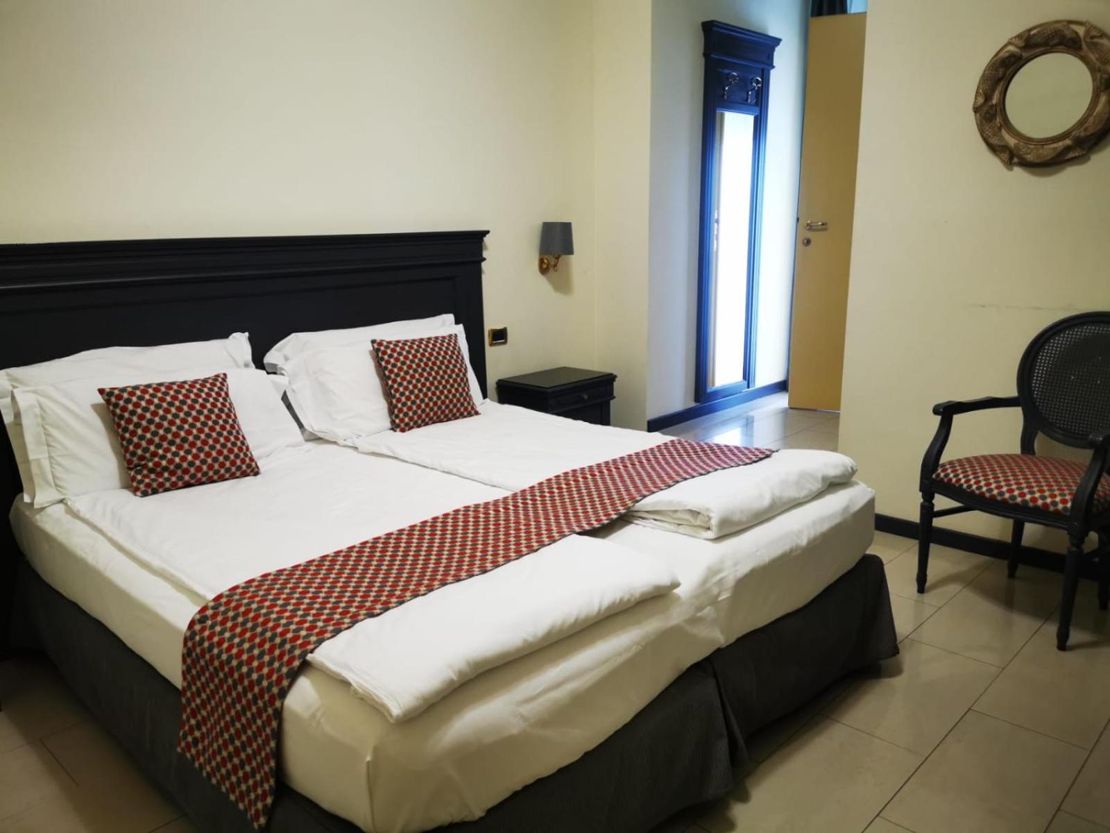 Hotel Estee 데센자노델가르다 외부 사진