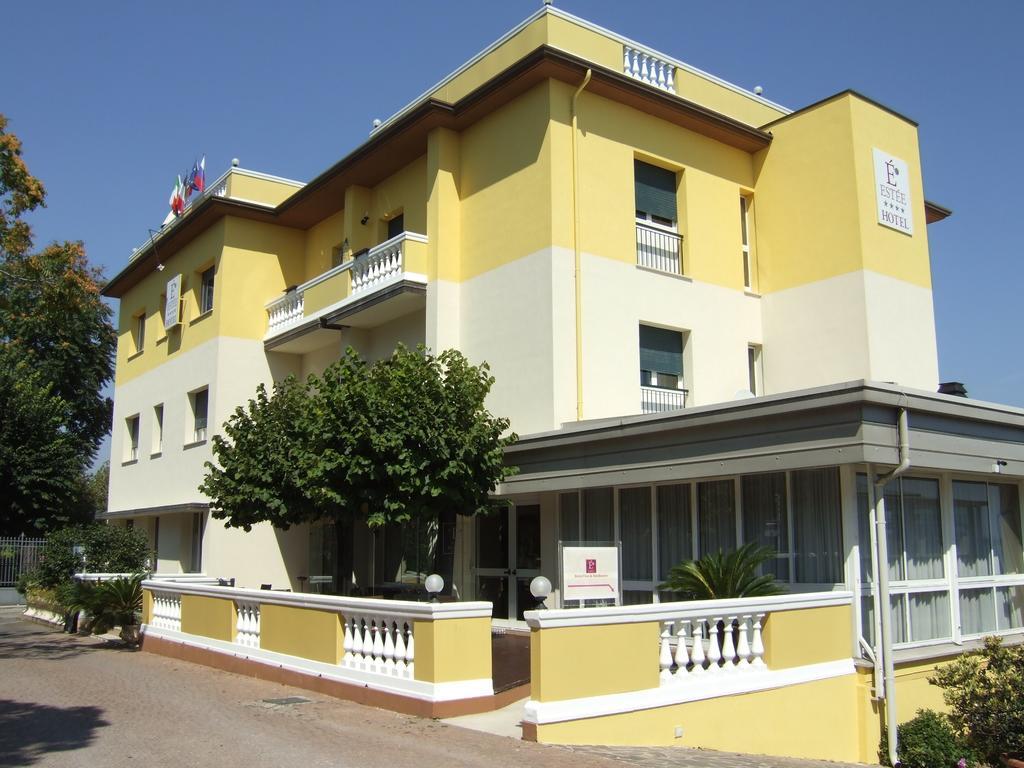 Hotel Estee 데센자노델가르다 외부 사진