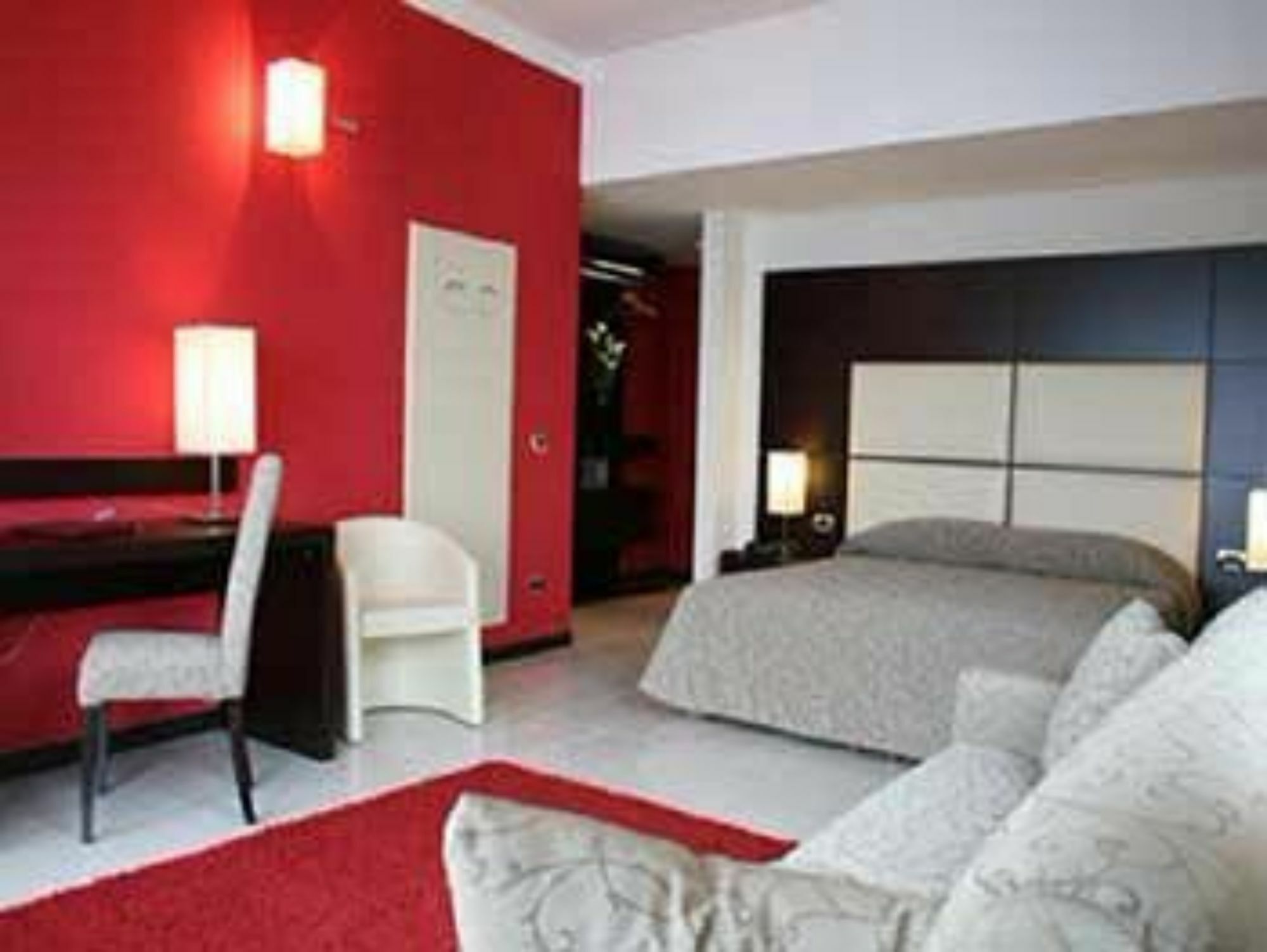 Hotel Estee 데센자노델가르다 외부 사진